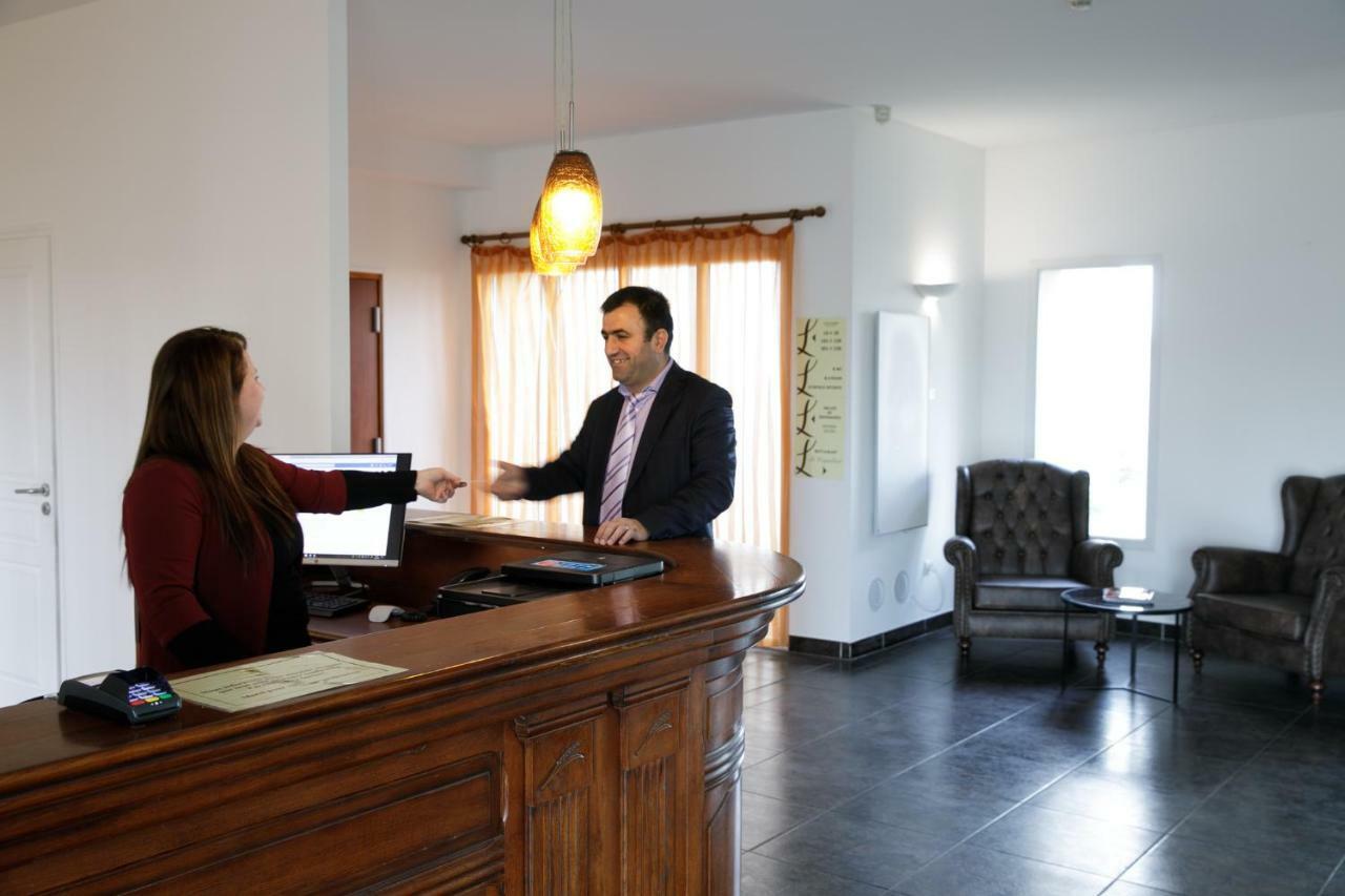 L'Epi Hotel Épernon Buitenkant foto