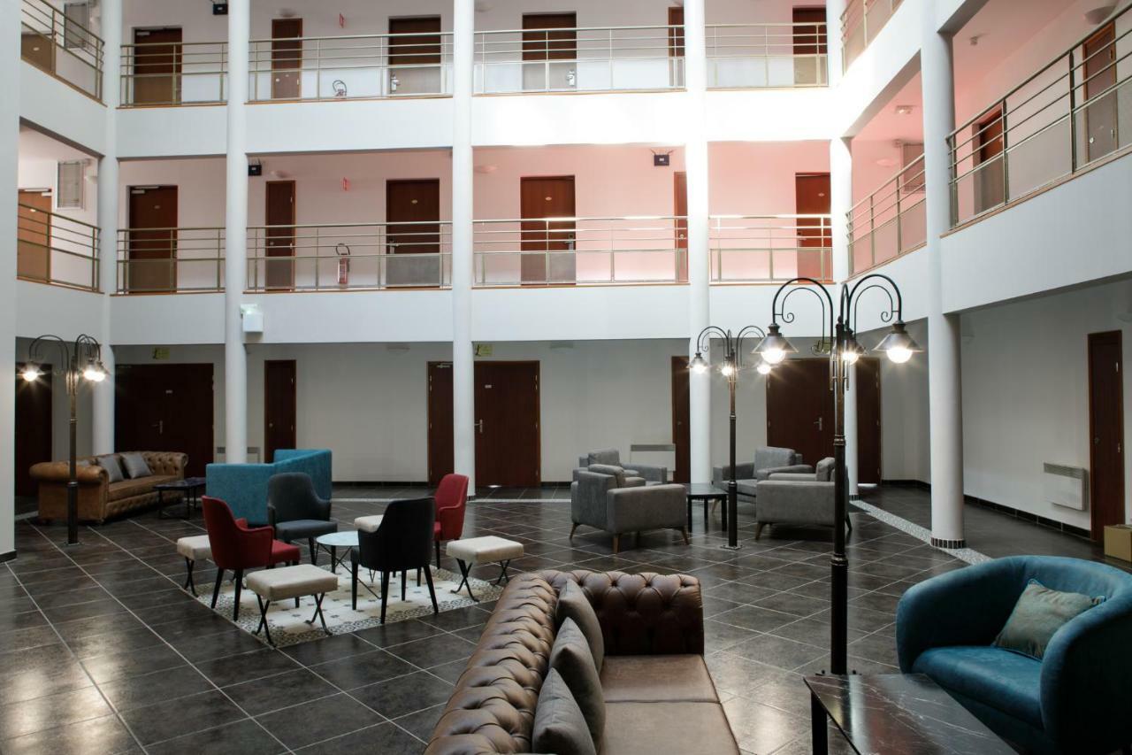 L'Epi Hotel Épernon Buitenkant foto