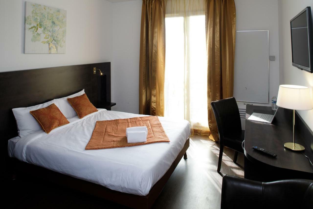 L'Epi Hotel Épernon Buitenkant foto