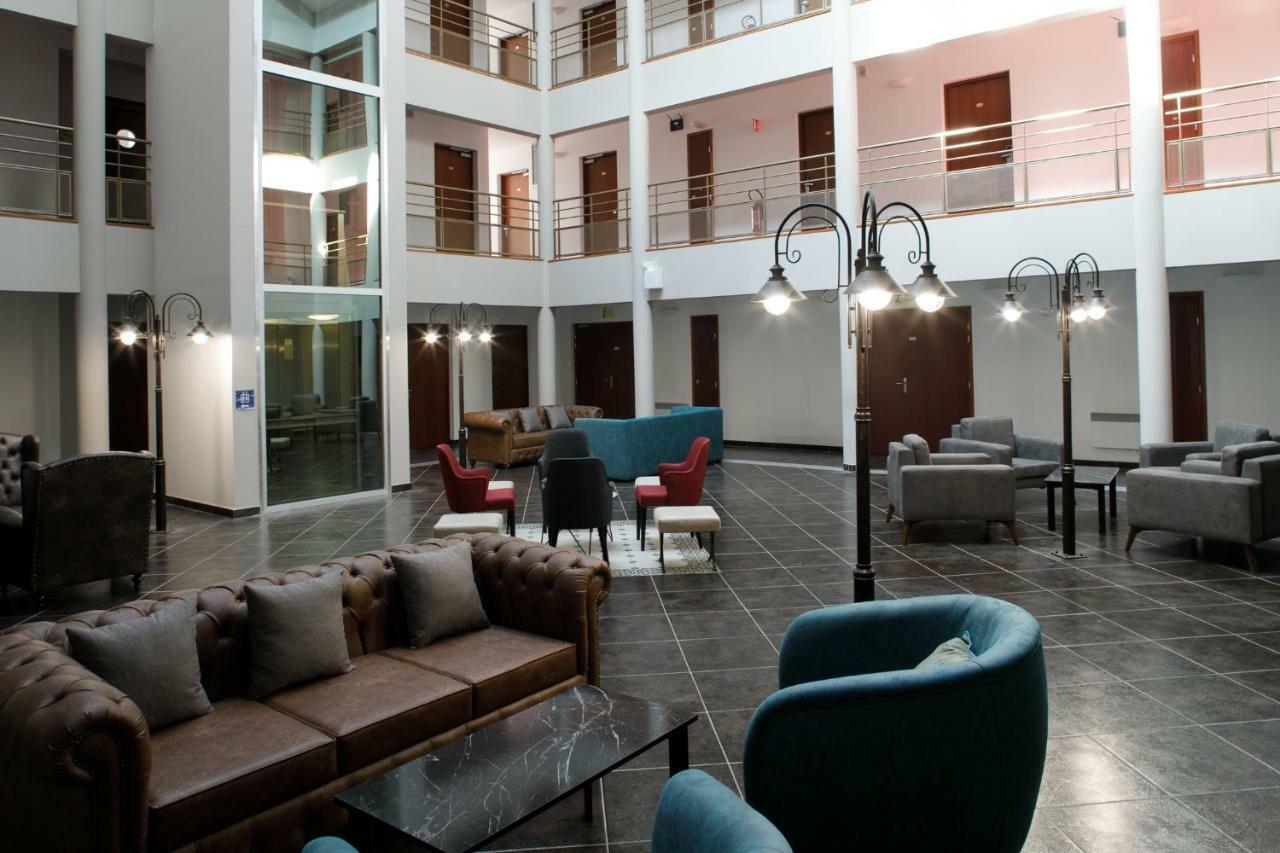 L'Epi Hotel Épernon Buitenkant foto